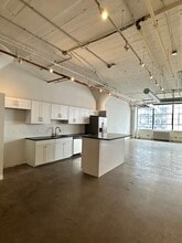 328 S Jefferson St, Chicago, IL à louer Photo intérieure- Image 1 de 7