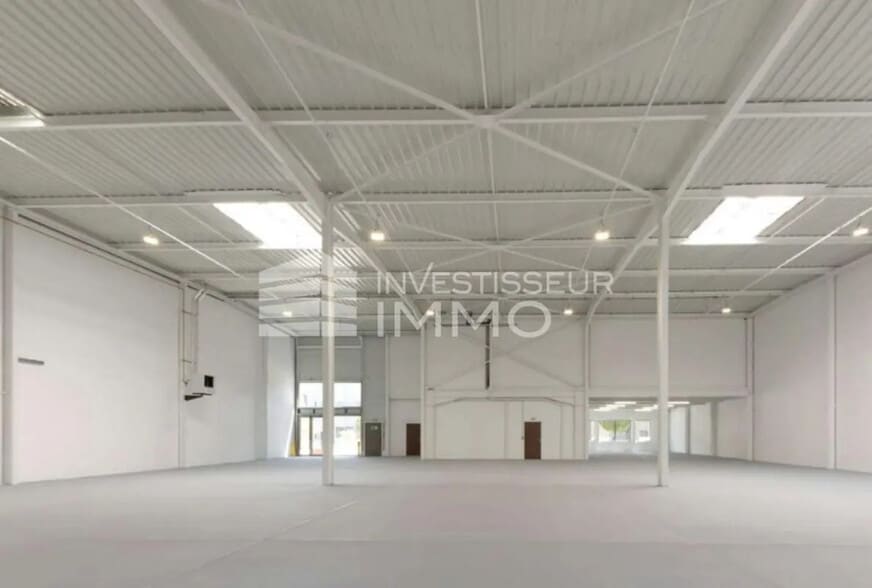 Office in Le Blanc-Mesnil for lease - Interior Photo - Image 1 of 5