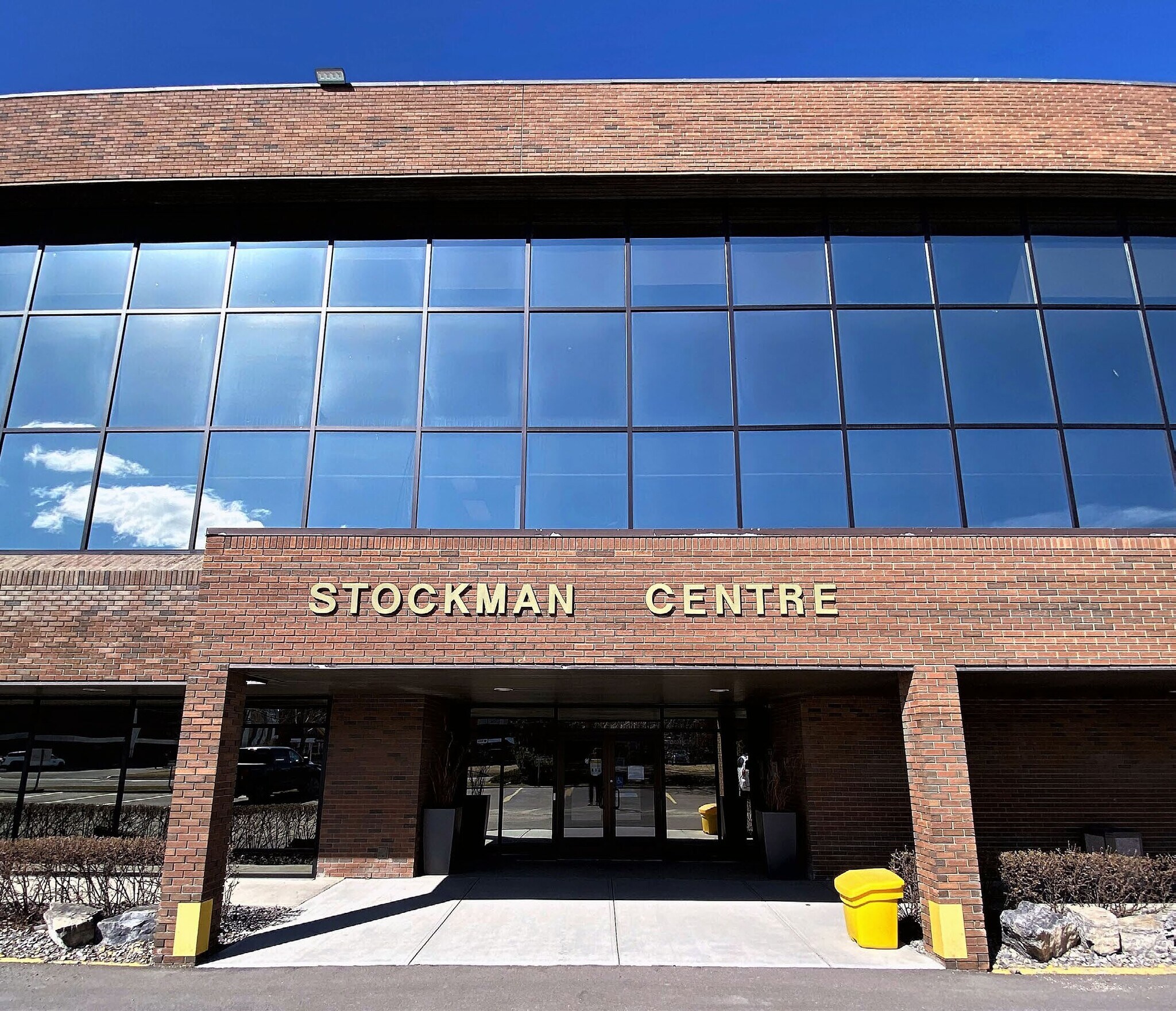 2116 27th Ave NE, Calgary, AB for lease Building Photo- Image 1 of 3