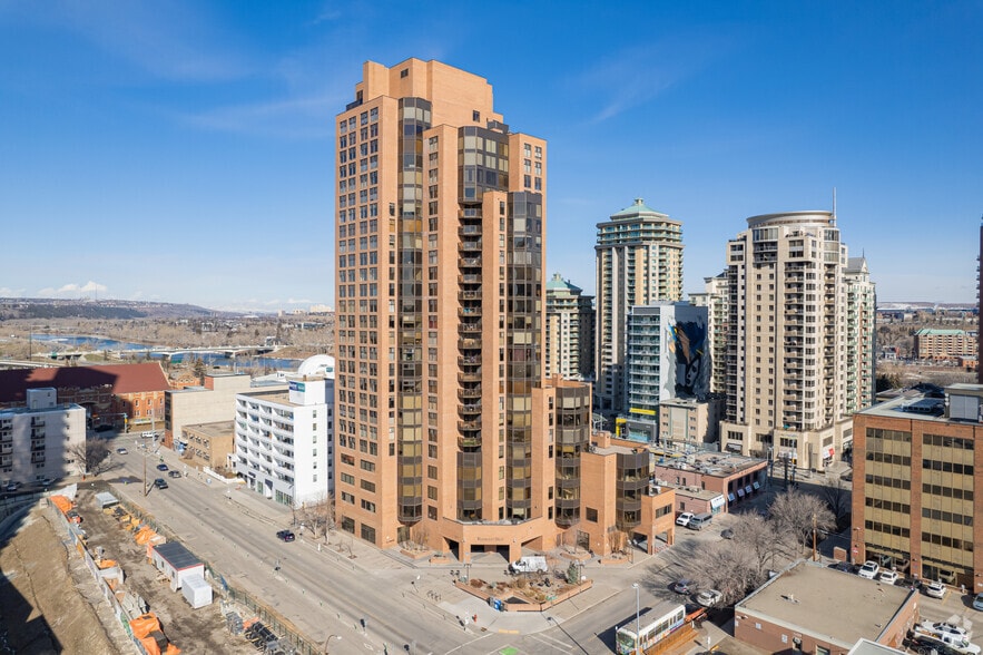 1100 8th Ave SW, Calgary, AB for lease - Building Photo - Image 2 of 33
