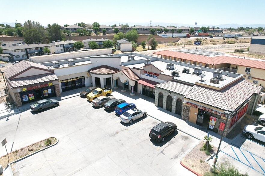 15517 Village Dr, Victorville, CA for lease - Building Photo - Image 2 of 8