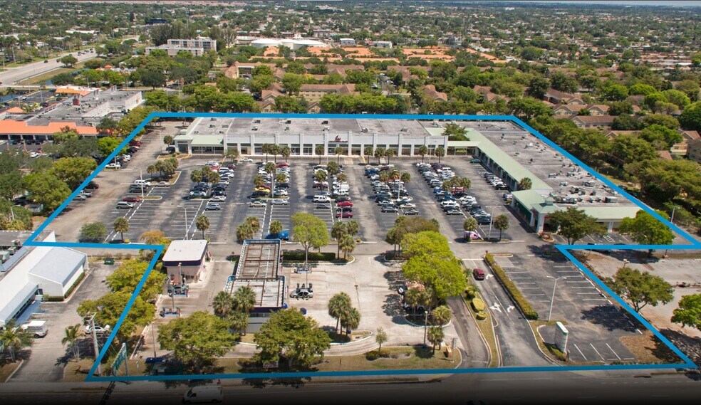 7841 Pines Blvd, Hollywood, FL à louer - Photo du bâtiment - Image 3 de 7
