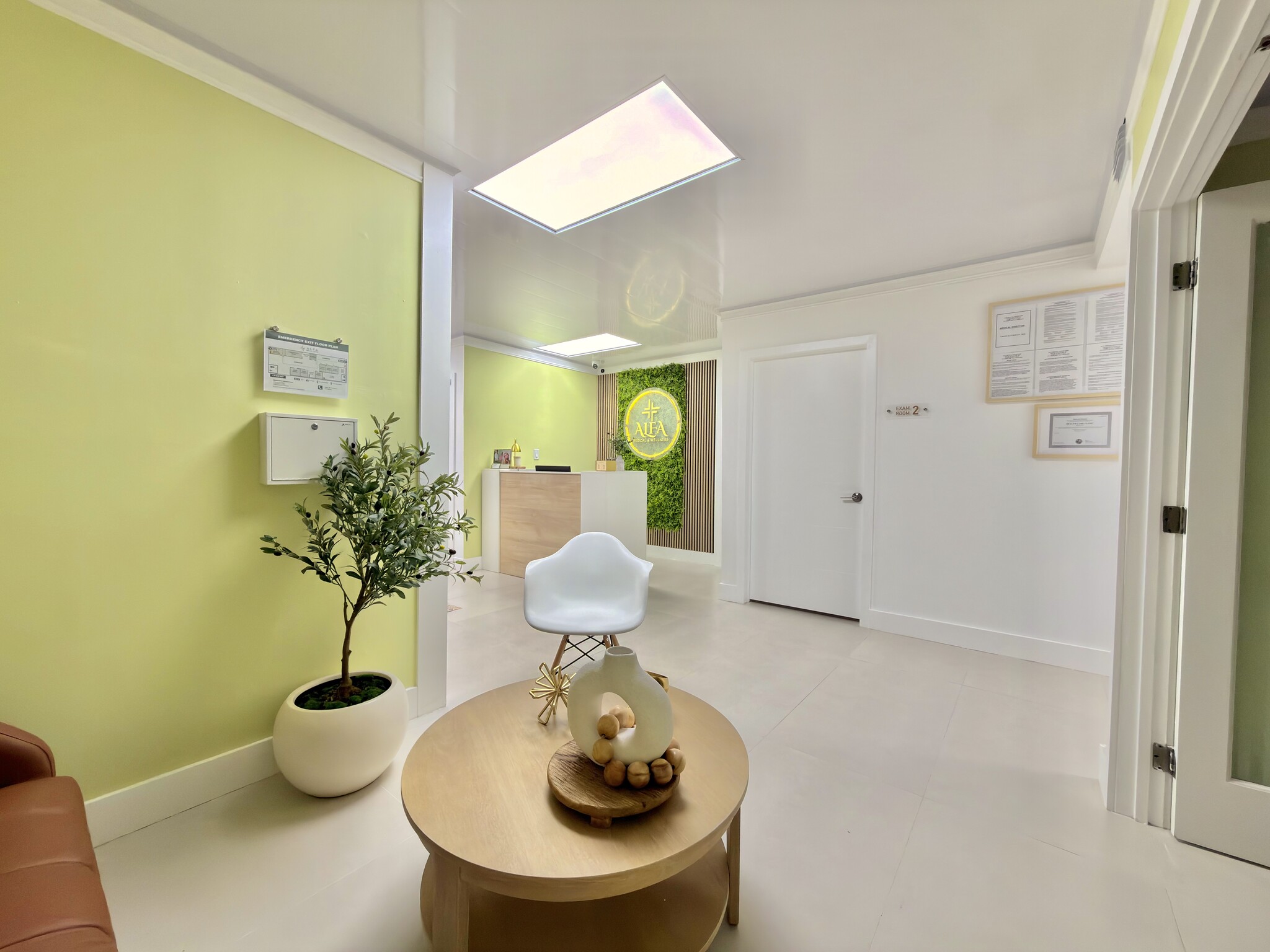 9245 SW 158th Ln, Palmetto Bay, FL for lease Interior Photo- Image 1 of 9