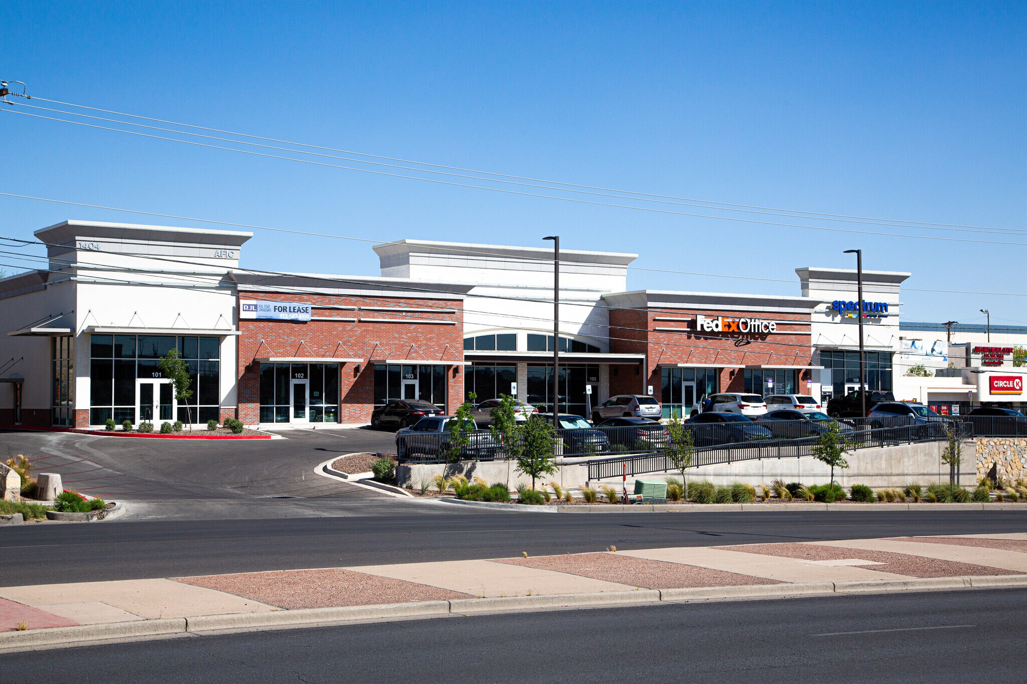 Lee Trevino Dr & James Watt Dr, El Paso, TX à louer Photo du bâtiment- Image 1 de 4