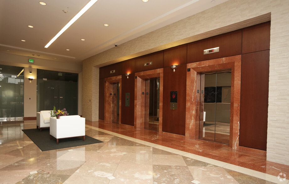 10451 Mill Run Cir, Owings Mills, MD à louer - Photo intérieure - Image 3 de 3