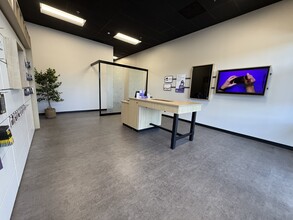 5135 20th St, Vero Beach, FL for lease Interior Photo- Image 2 of 3