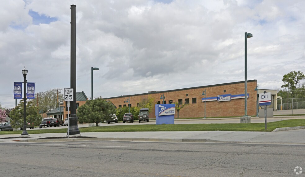 8470 W 2700 S, Magna, UT à louer - Photo du bâtiment - Image 2 de 3