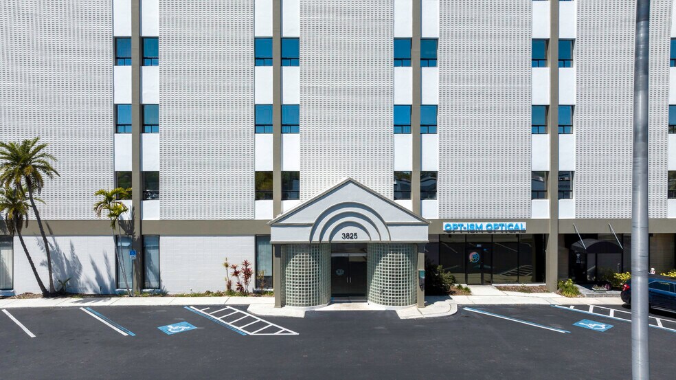 3825 Henderson Blvd, Tampa, FL à louer - Photo du bâtiment - Image 2 de 16