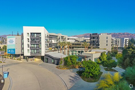 9254 Winnetka Ave, Chatsworth, CA à louer Photo principale- Image 1 de 19