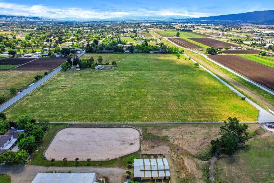 12385 Columbet ave, San Martin, CA for lease - Building Photo - Image 2 of 10
