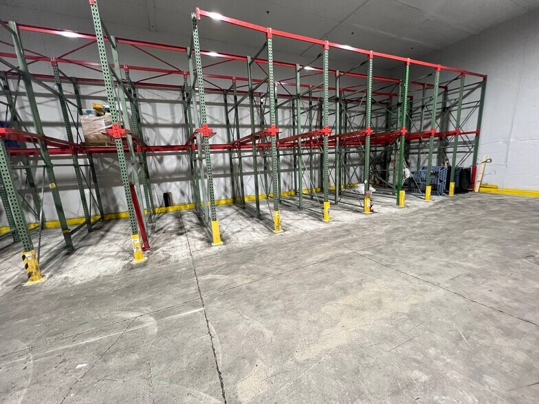 9601-9667 NW 33rd St, Miami, FL à louer - Photo du bâtiment - Image 3 de 33