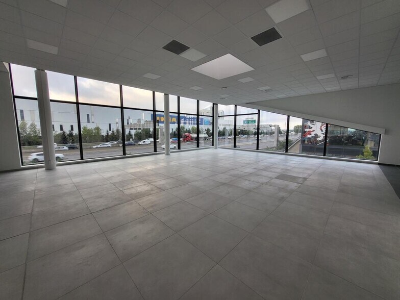 Flex in Vénissieux for lease - Interior Photo - Image 3 of 7