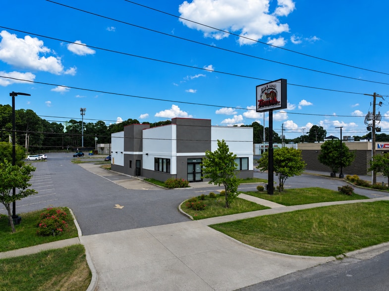 8703 Geyer Springs Rd, Little Rock, AR for sale - Building Photo - Image 2 of 12