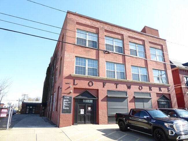 More details for 1667 E 40th St, Cleveland, OH - Office for Sale