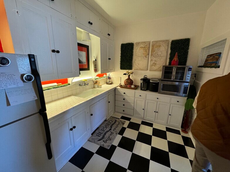 3762 W 7th St, Fort Worth, TX à vendre - Photo du bâtiment - Image 3 de 13