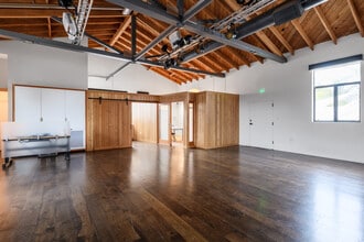 1041 Abbot Kinney Blvd, Venice, CA for lease Interior Photo- Image 1 of 6