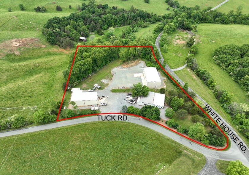 2586 Tuck Rd, Moneta, VA à vendre - A rien - Image 1 de 16