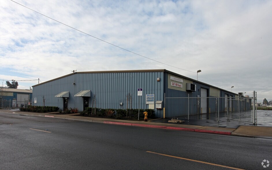 1005 S Soderquist Rd, Turlock, CA for lease - Building Photo - Image 1 of 2