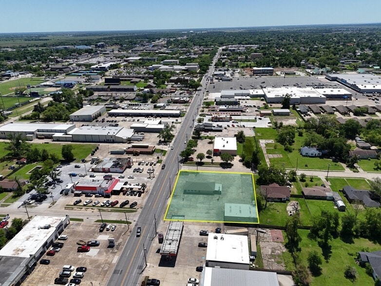 3840 Ryan st, Lake Charles, LA à louer - Photo du bâtiment - Image 2 de 5