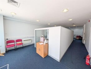 Market Pl, Dartford for lease Interior Photo- Image 1 of 6