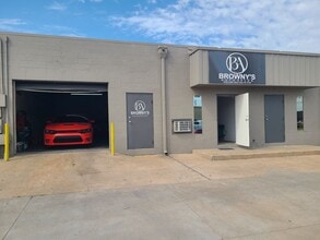 9714-9748 E 55th Pl, Tulsa, OK for lease Interior Photo- Image 1 of 1
