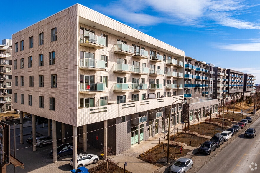 2542 Pl Pierre, Montréal, QC for lease - Building Photo - Image 3 of 3