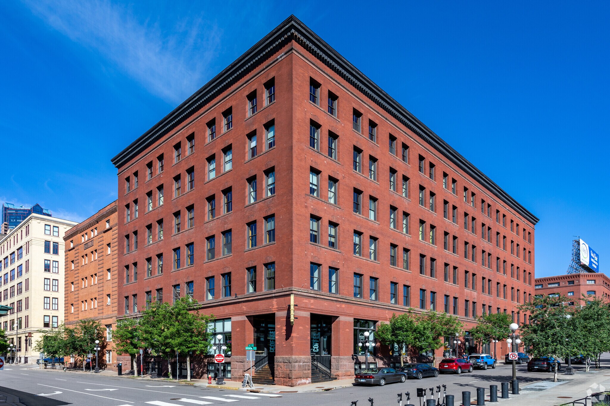 289 5th St E, Saint Paul, MN for lease Primary Photo- Image 1 of 11