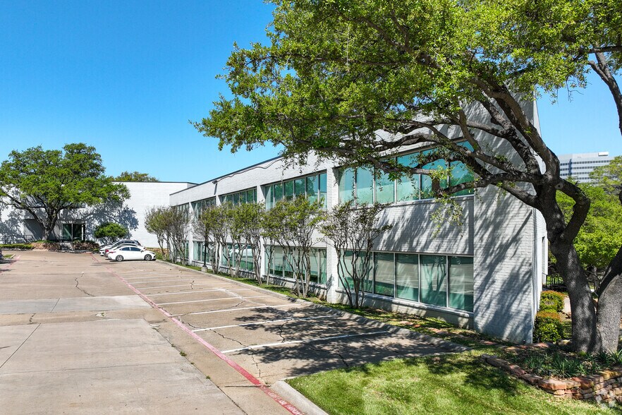 4225 Wingren Dr, Irving, TX à louer - Photo du bâtiment - Image 3 de 20
