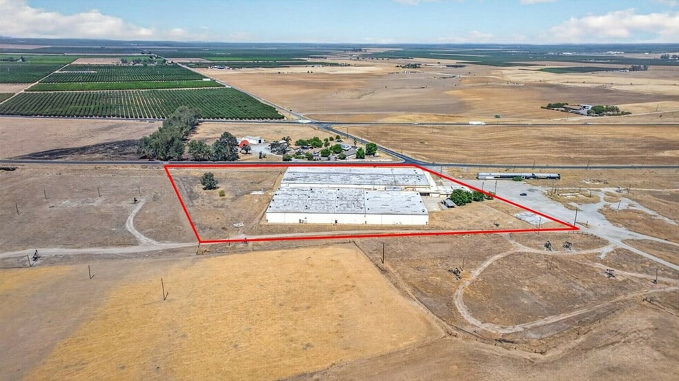 23745 Avenue 112, Porterville, CA à vendre - Photo du bâtiment - Image 2 de 59