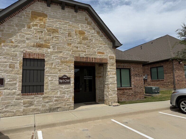 4425 Plano Pkwy, Carrollton, TX à louer - Photo du bâtiment - Image 1 de 15