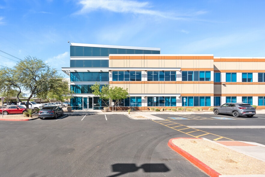 2225 W Whispering Wind Dr, Phoenix, AZ for lease - Building Photo - Image 1 of 10