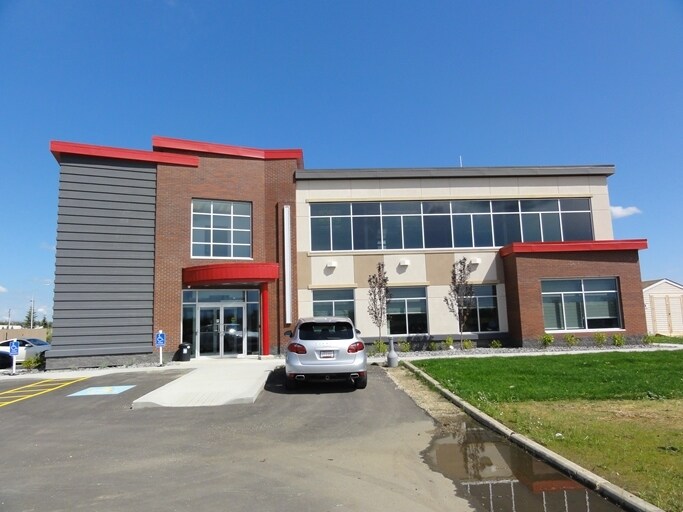 1 Carswell St, St. Albert, AB à vendre Photo du bâtiment- Image 1 de 1