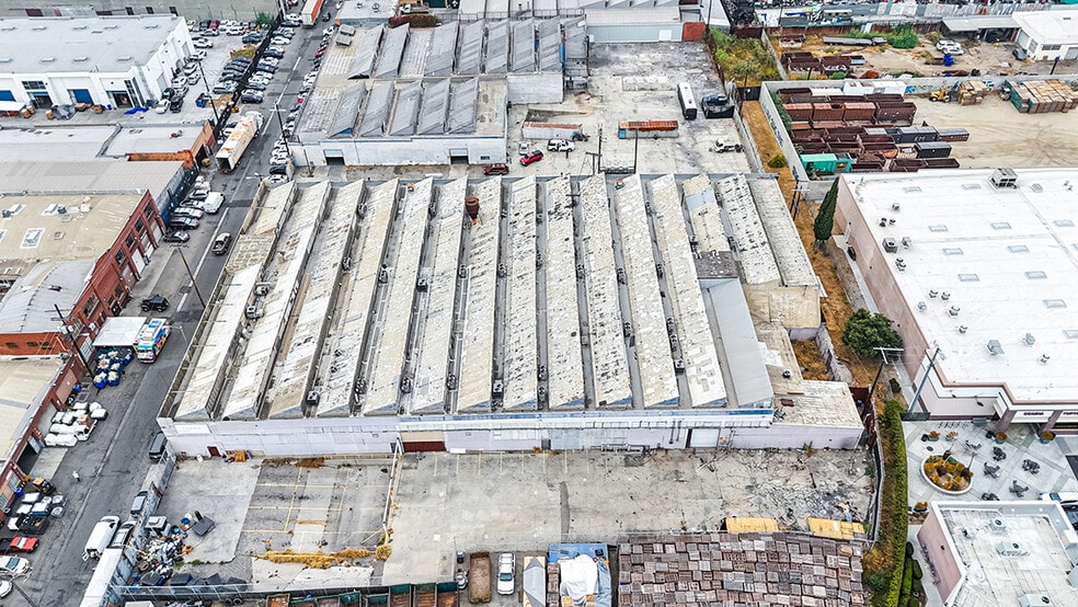 935 59th St, Los Angeles, CA for lease - Building Photo - Image 2 of 5