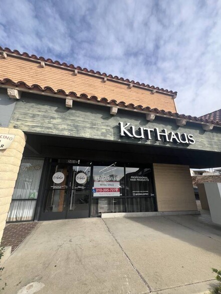 2445-2497 Foothill Blvd, La Verne, CA à louer - Photo du bâtiment - Image 2 de 16