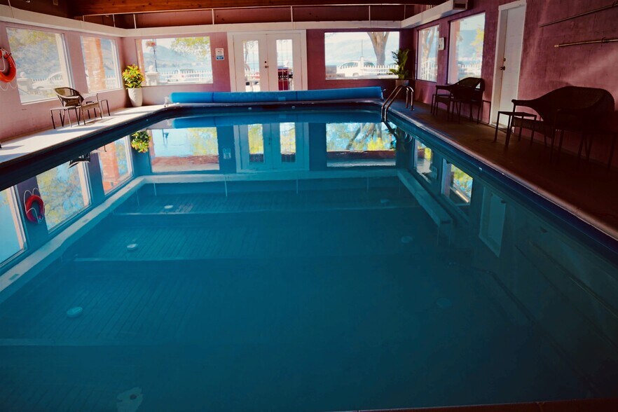 274 Lakeshore Dr, Penticton, BC à vendre - Photo intérieure - Image 3 de 13