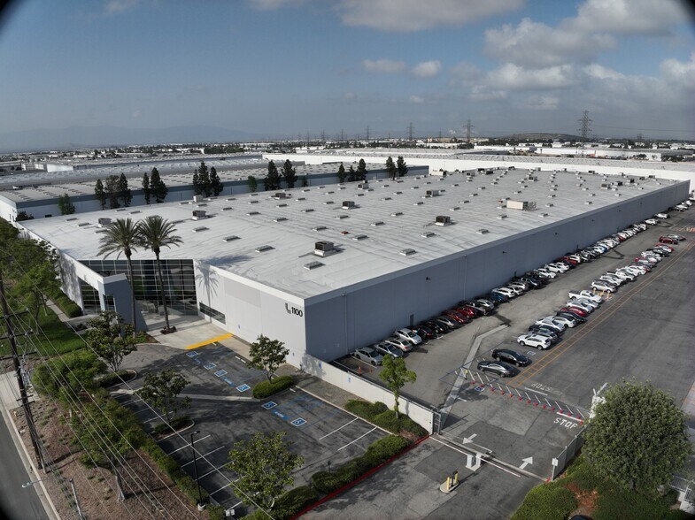 1100 S Etiwanda Ave, Ontario, CA à louer - Communauté Matterport - Image 2 de 11
