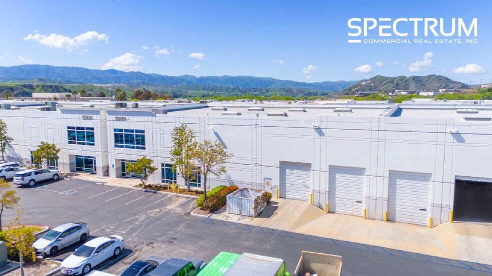 29059 The Old Rd, Valencia, CA for lease - Building Photo - Image 3 of 11