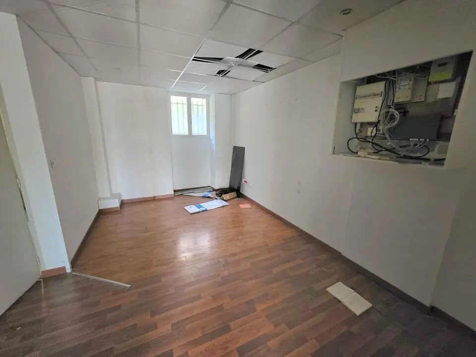 Retail in Nice for lease Building Photo- Image 1 of 6