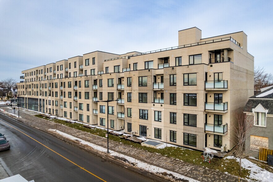 37 Av Broadway, Montréal, QC à louer - Photo du bâtiment - Image 2 de 3