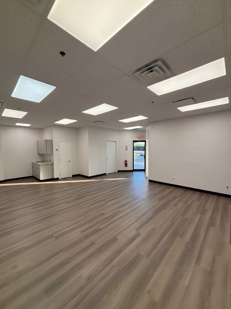 260-286 Newtown Rd, Plainview, NY for lease Interior Photo- Image 1 of 2