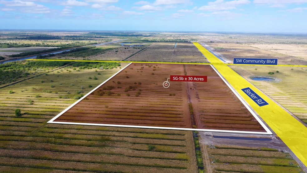 SW Becker Road Rd, Port Saint Lucie, FL à vendre - Photo du bâtiment - Image 2 de 3