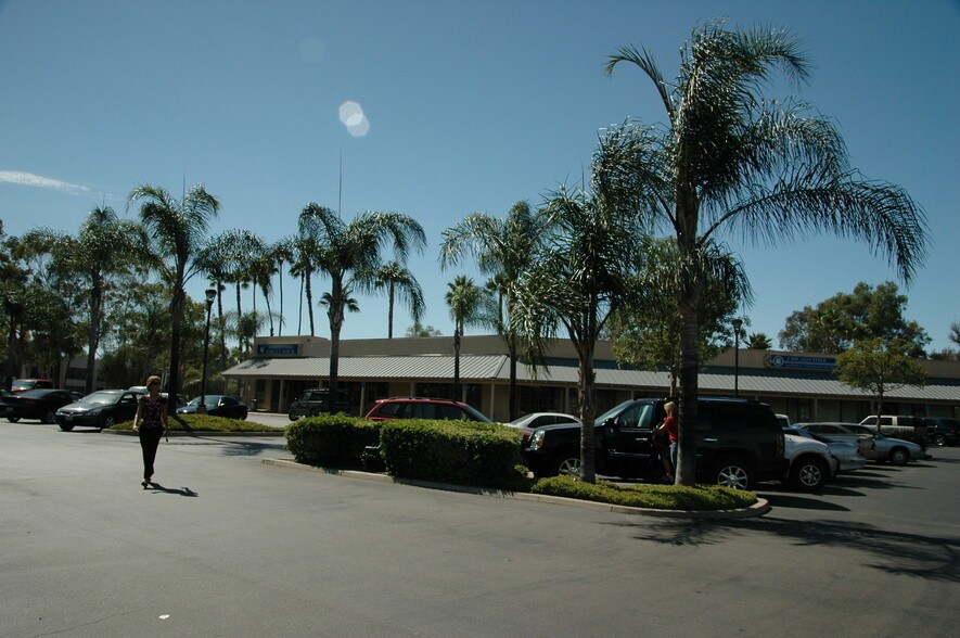 316-362 W Mission Ave, Escondido, CA à louer - Photo du bâtiment - Image 1 de 4