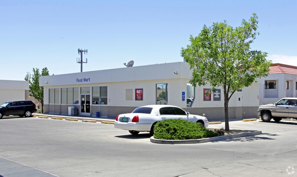6940 Montgomery Blvd NE, Albuquerque, NM à louer - Photo du bâtiment - Image 2 de 4