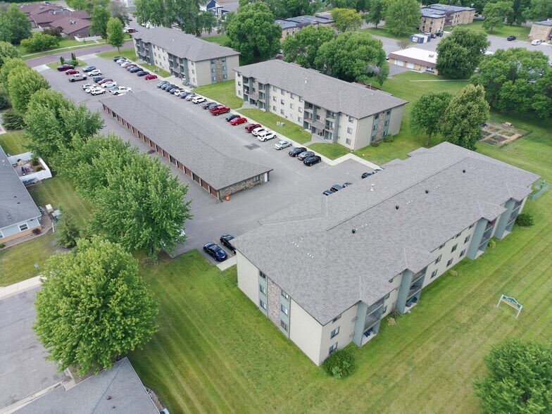 160-180 Homestead Rd, Mankato, MN à vendre - Photo du bâtiment - Image 2 de 17