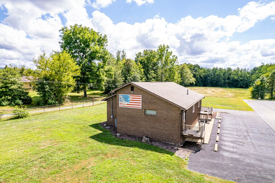 376 E Main St, Mount Pleasant, PA à vendre - Photo du bâtiment - Image 1 de 18