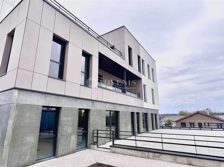 Bureau dans Limas à louer - Photo du bâtiment - Image 1 de 4