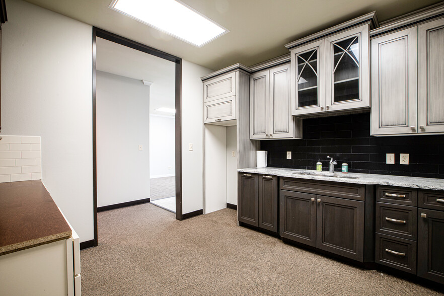 21755 N I-45 Fwy, Spring, TX for lease - Interior Photo - Image 3 of 6