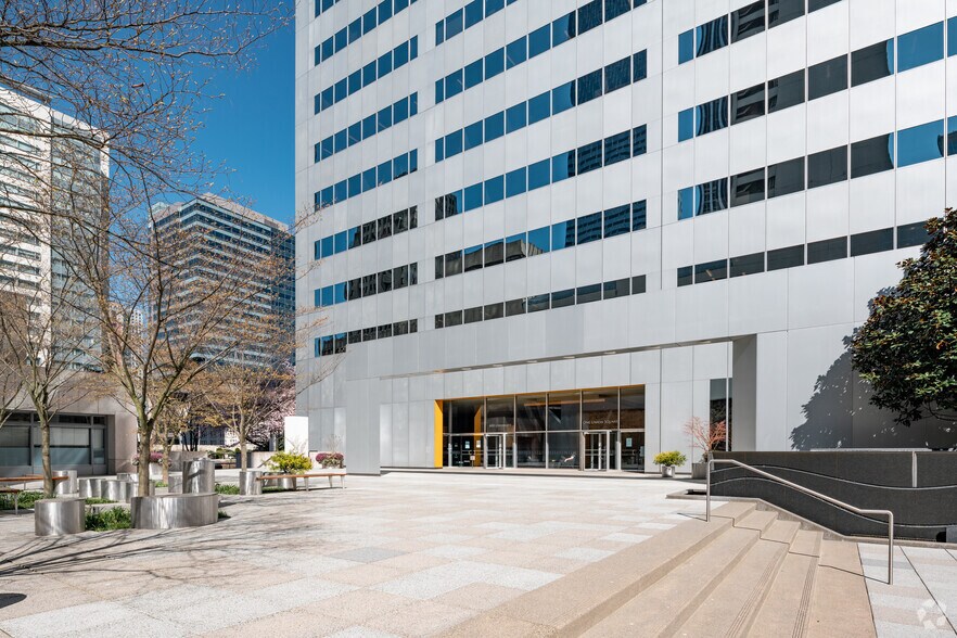 600 University St, Seattle, WA à louer - Photo du bâtiment - Image 3 de 10