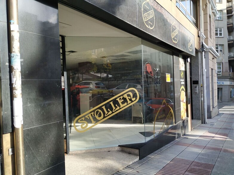 Retail in A Coruña, La Coruna for lease - Building Photo - Image 3 of 18