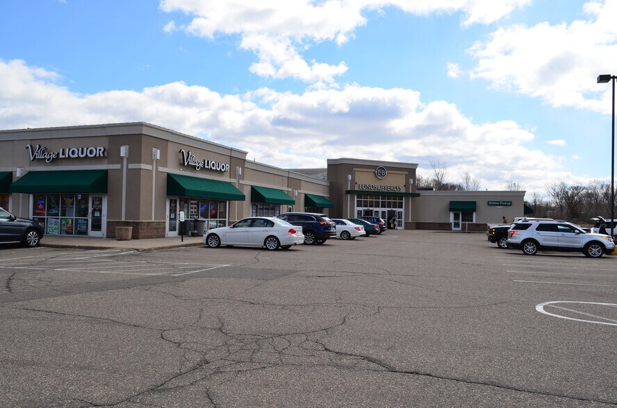 16731 Highway 13 S, Prior Lake, MN à louer - Photo du bâtiment - Image 2 de 4